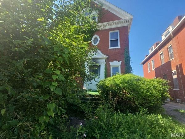 5044 Raymond Avenue , St Louis, MO 63113
