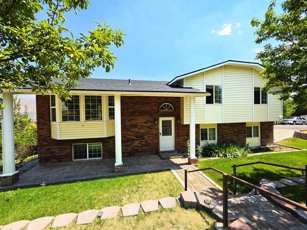 5760 Arrowhead Dr, Pocatello, ID 83204