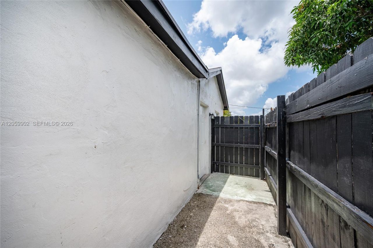 9050 NW 31st Ave, Unit 3, Miami, FL 33147 Photo