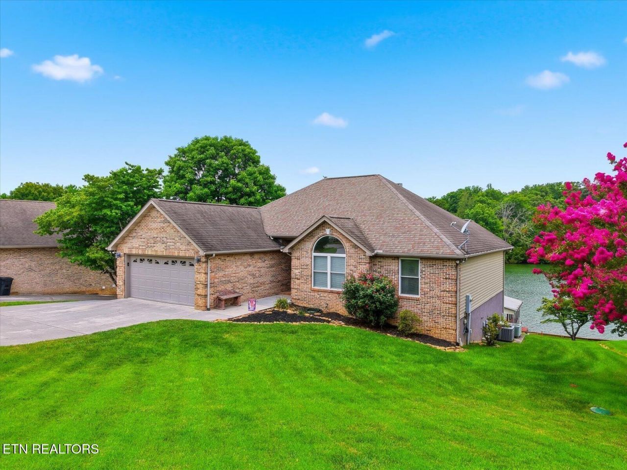 1755 Arrowhead Blvd, Maryville, TN 37801 Main Photo
