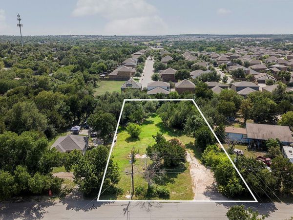 1305 High Chaparral DR, Leander, TX 78641
