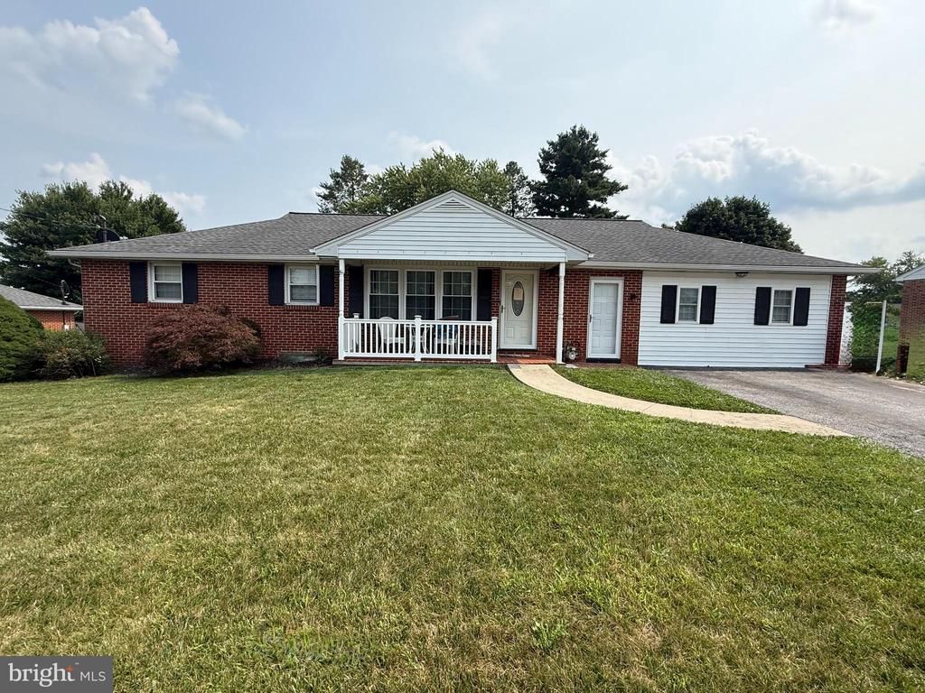 116 E CLEARVIEW DRIVE , SHREWSBURY, PA 17361