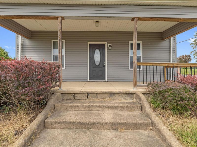 22 W 3rd Street, Frazeysburg, OH 43822 Photo 2