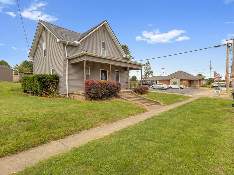 22 W 3rd Street, Frazeysburg, OH 43822 Photo 3