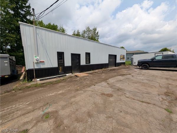 6157 Youngstown Hubbard Road , Hubbard, OH 44425