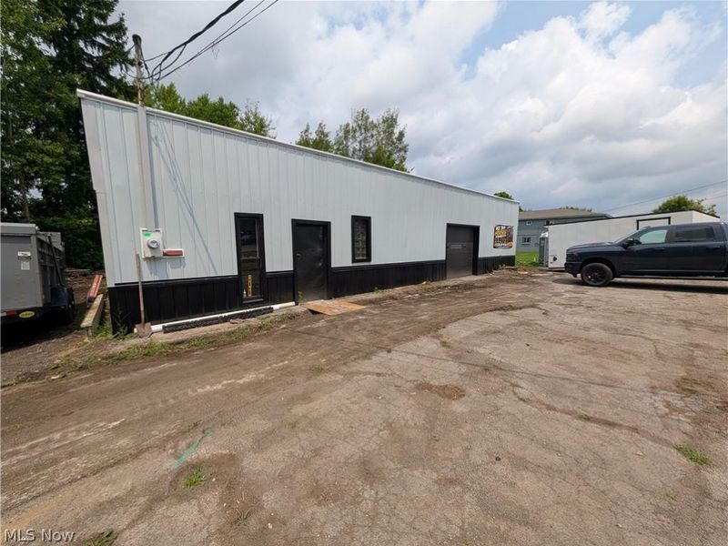 6157 Youngstown Hubbard Road, Hubbard, OH 44425 Photo 1