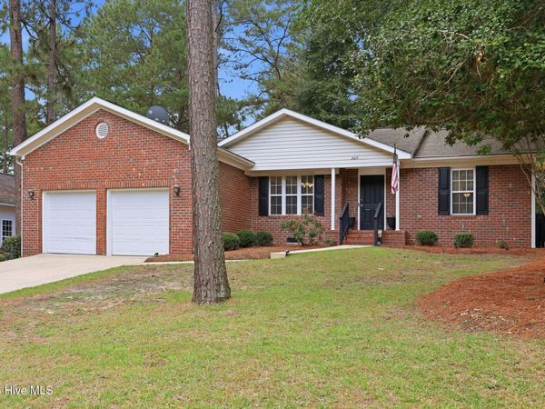 2405 Longleaf Drive W, Pinehurst, NC 28374
