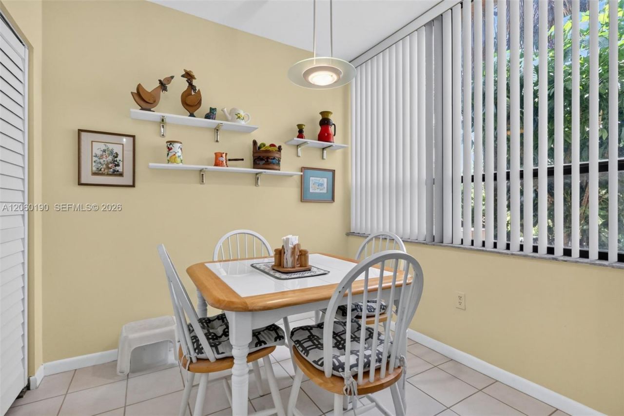900 NE 195th St, Unit 109, Miami, FL 33179 Photo