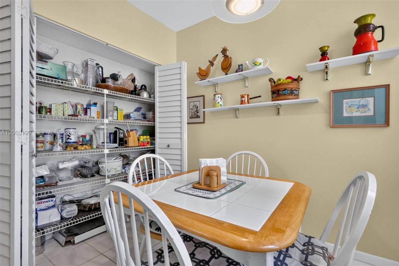 900 NE 195th St, Unit 109, Miami, FL 33179 Photo