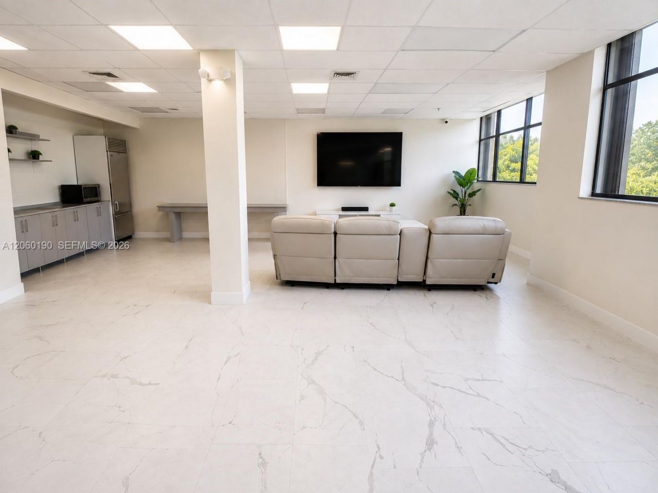 900 NE 195th St, Unit 109, Miami, FL 33179 Photo