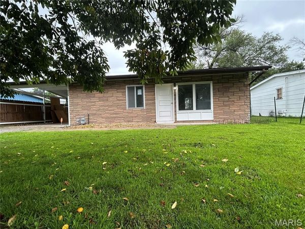 1120 Saint Michael Drive , Cahokia, IL 62206