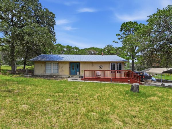 1027 Bluebonnet, Adkins, TX 78101