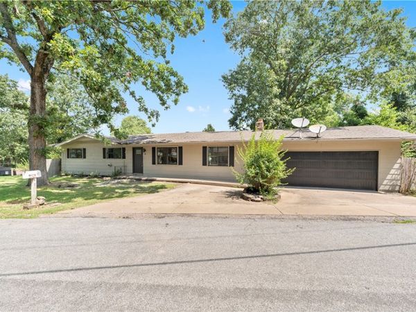 4 Enfield Drive , Bella Vista, AR 72715