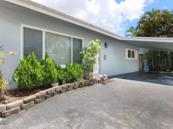 1435 NE 39th Street, Oakland Park, FL 33334
