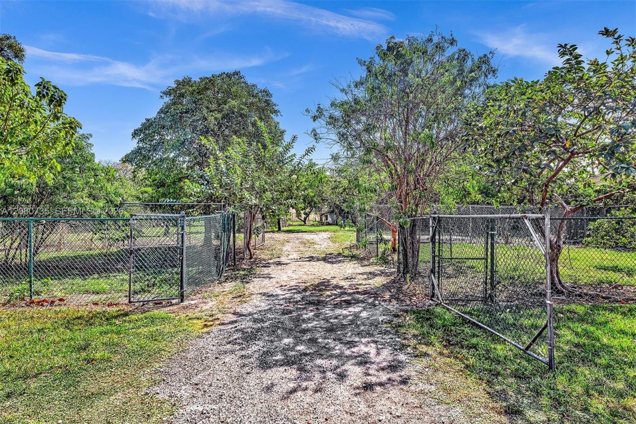 279 NW 119th Ave. , Miami, FL 33182 Photo