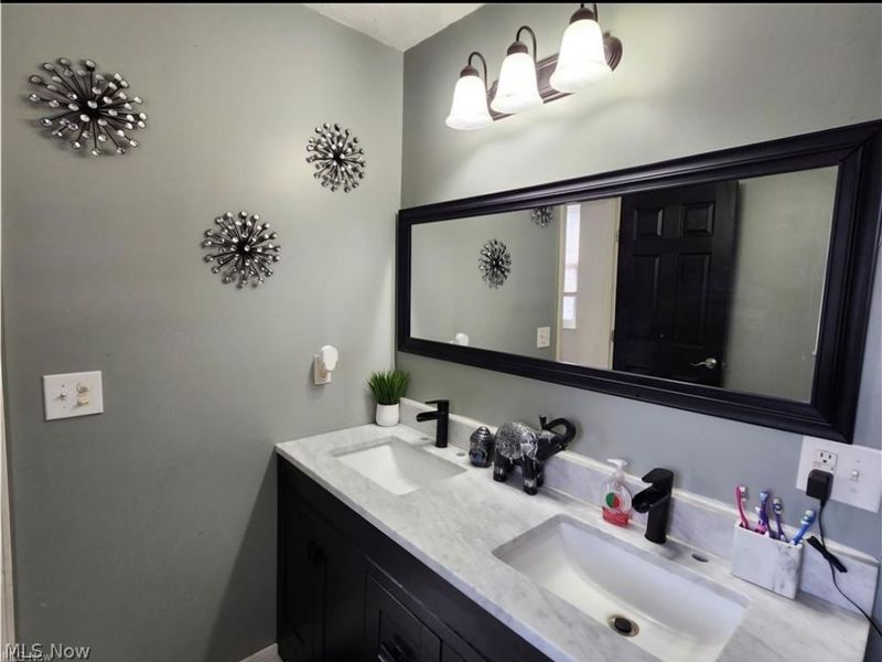 1573 E 337th Street, Eastlake, OH 44095 Photo 8