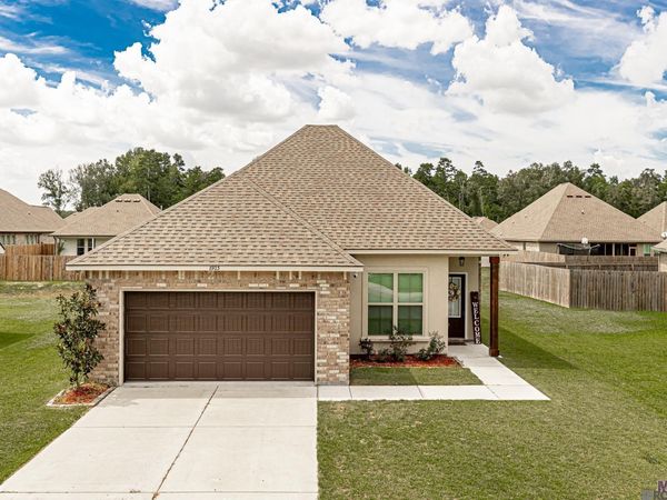 8923 Perry Park Dr, Denham Springs, LA 70726