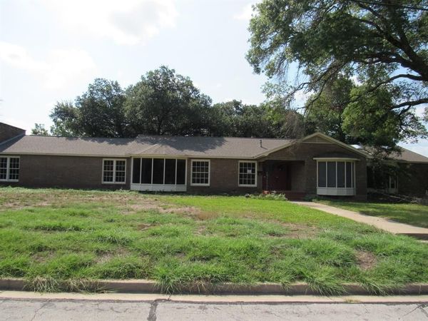 3300 Oakridge Lane, Waco, TX 76708