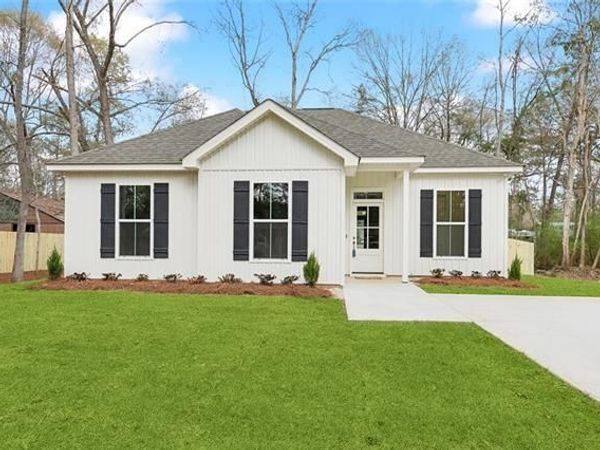 71452 GORDON Avenue , Abita Springs, LA 70420