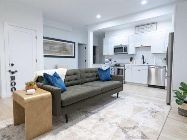 8 Enon St, Unit 102, Beverly, MA 01915