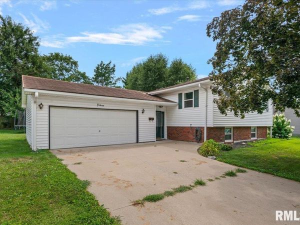 3 BAXTER Place, Jacksonville, IL 62650