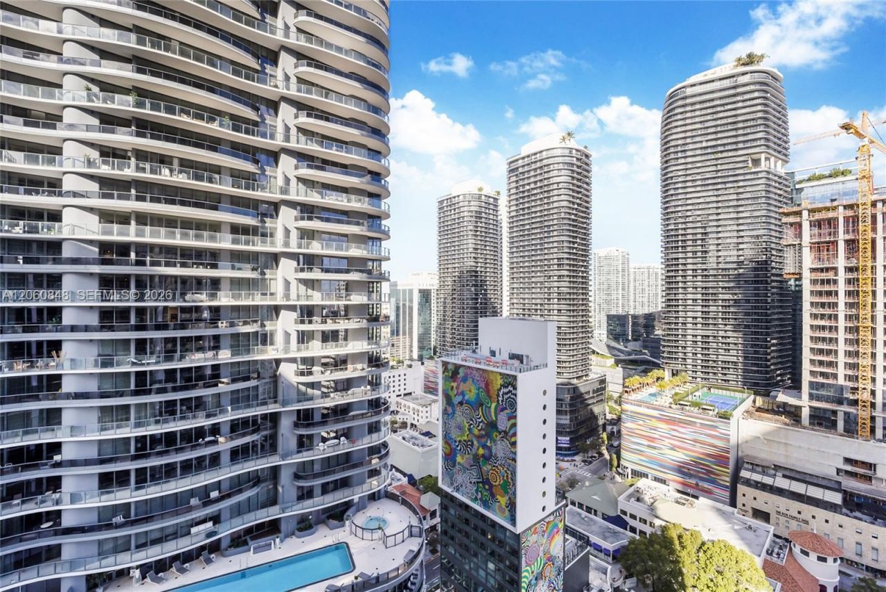 1010 Brickell Ave, Unit 2708, Miami, FL 33131 Photo