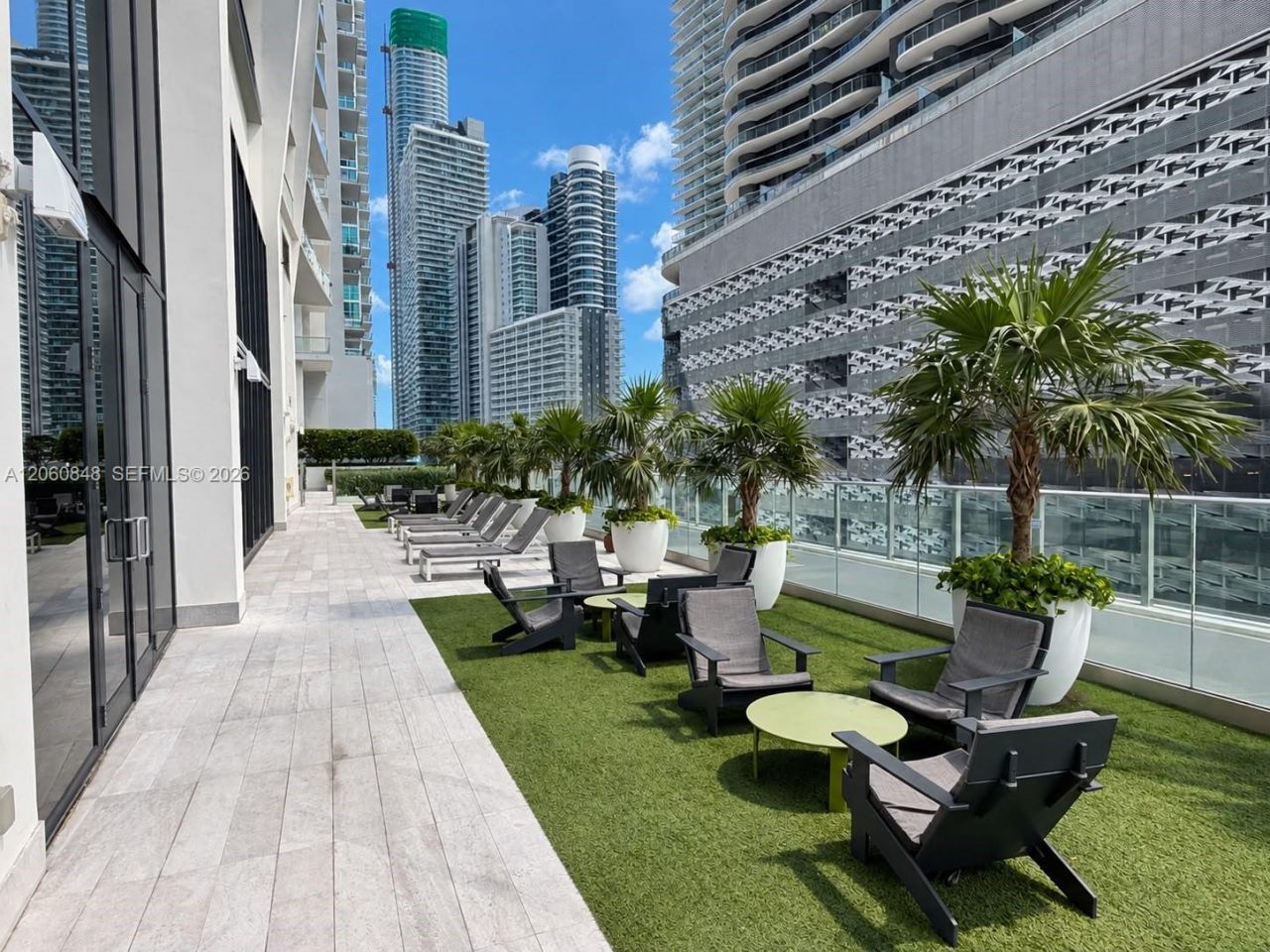 1010 Brickell Ave, Unit 2708, Miami, FL 33131 Photo