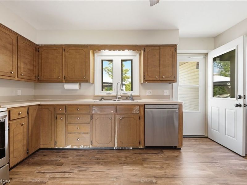 12832 S Portage Street, Doylestown, OH 44230 Photo 8
