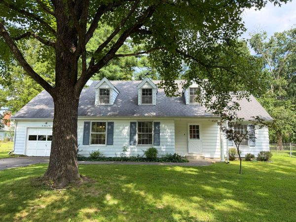 2009 W Norwood Drive , Carbondale, IL 62901