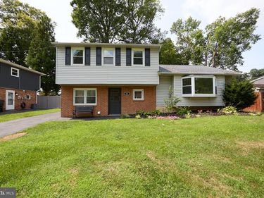 48 E CHEROKEE DRIVE, NEWARK, DE 19713