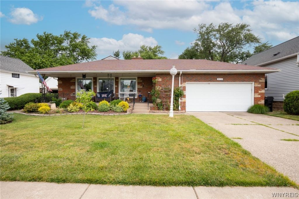 822 Brighton Road, Tonawanda, NY 14150 Main Photo