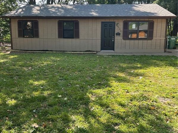 733 Saint Nicholas Drive , Cahokia, IL 62206