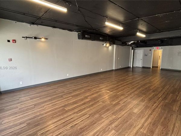 2729 E Oakland Park Blvd , Fort Lauderdale, FL 33306