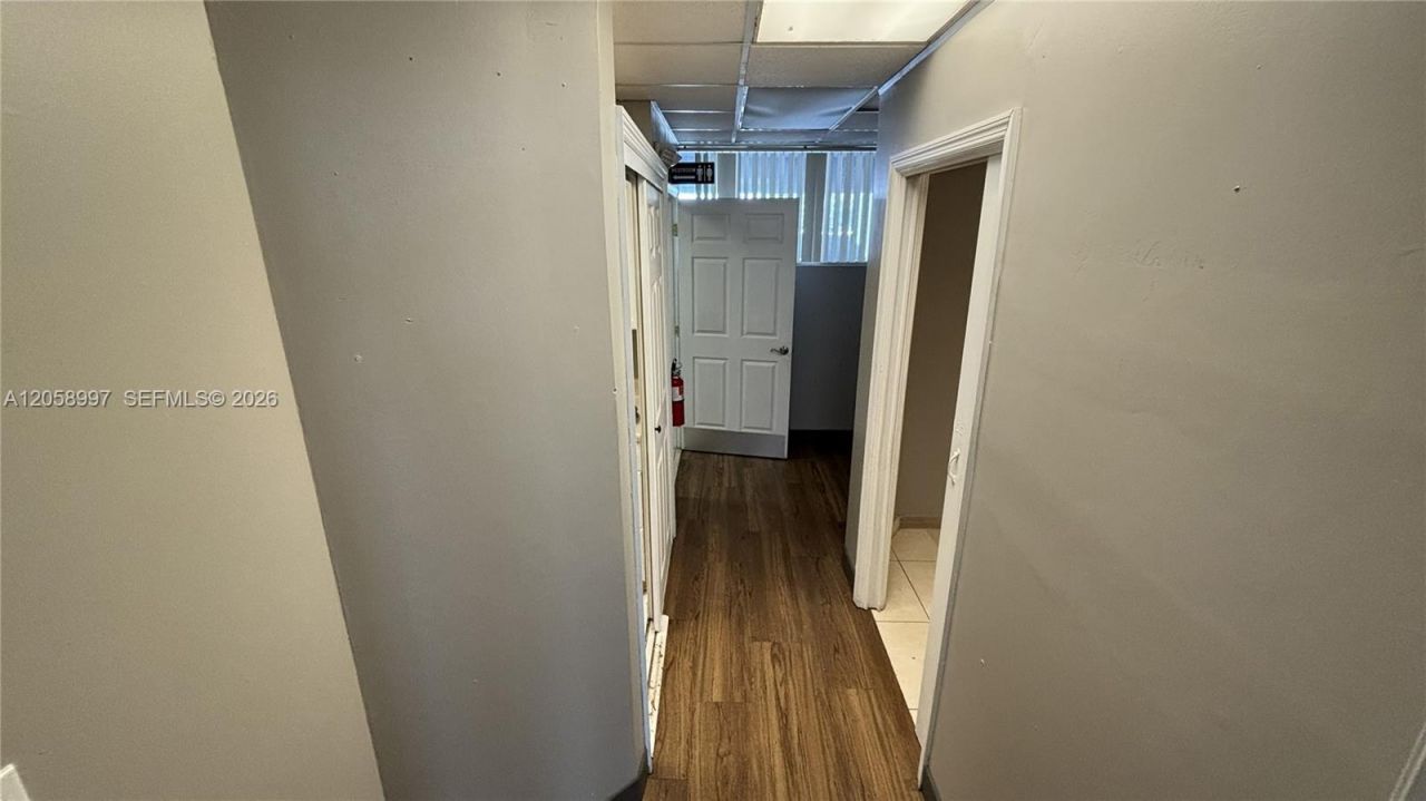 2729 E Oakland Park Blvd , Fort Lauderdale, FL 33306 Photo