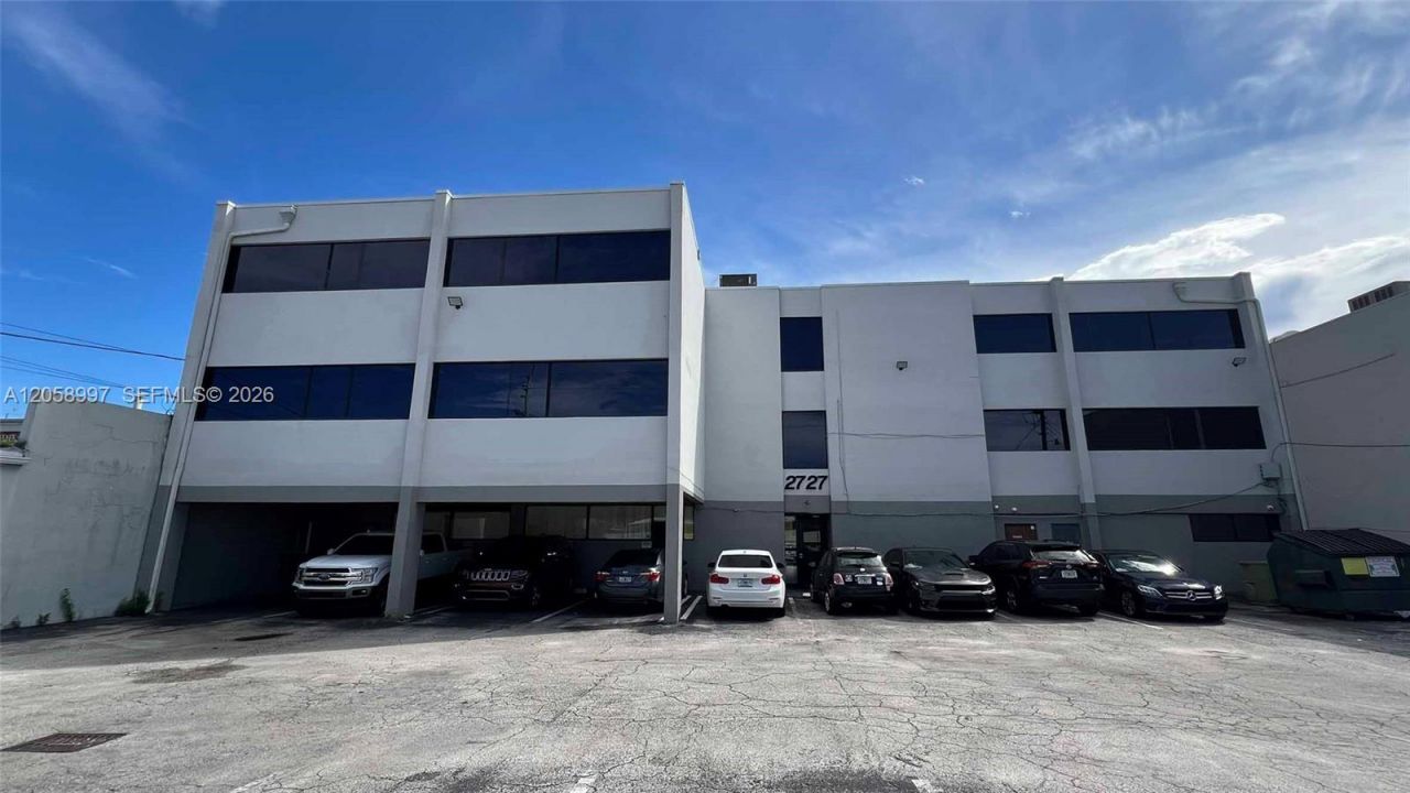 2729 E Oakland Park Blvd , Fort Lauderdale, FL 33306 Photo