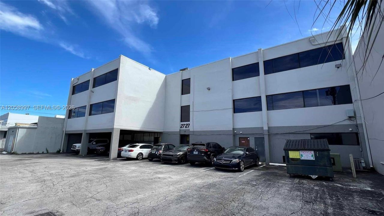 2729 E Oakland Park Blvd , Fort Lauderdale, FL 33306 Photo