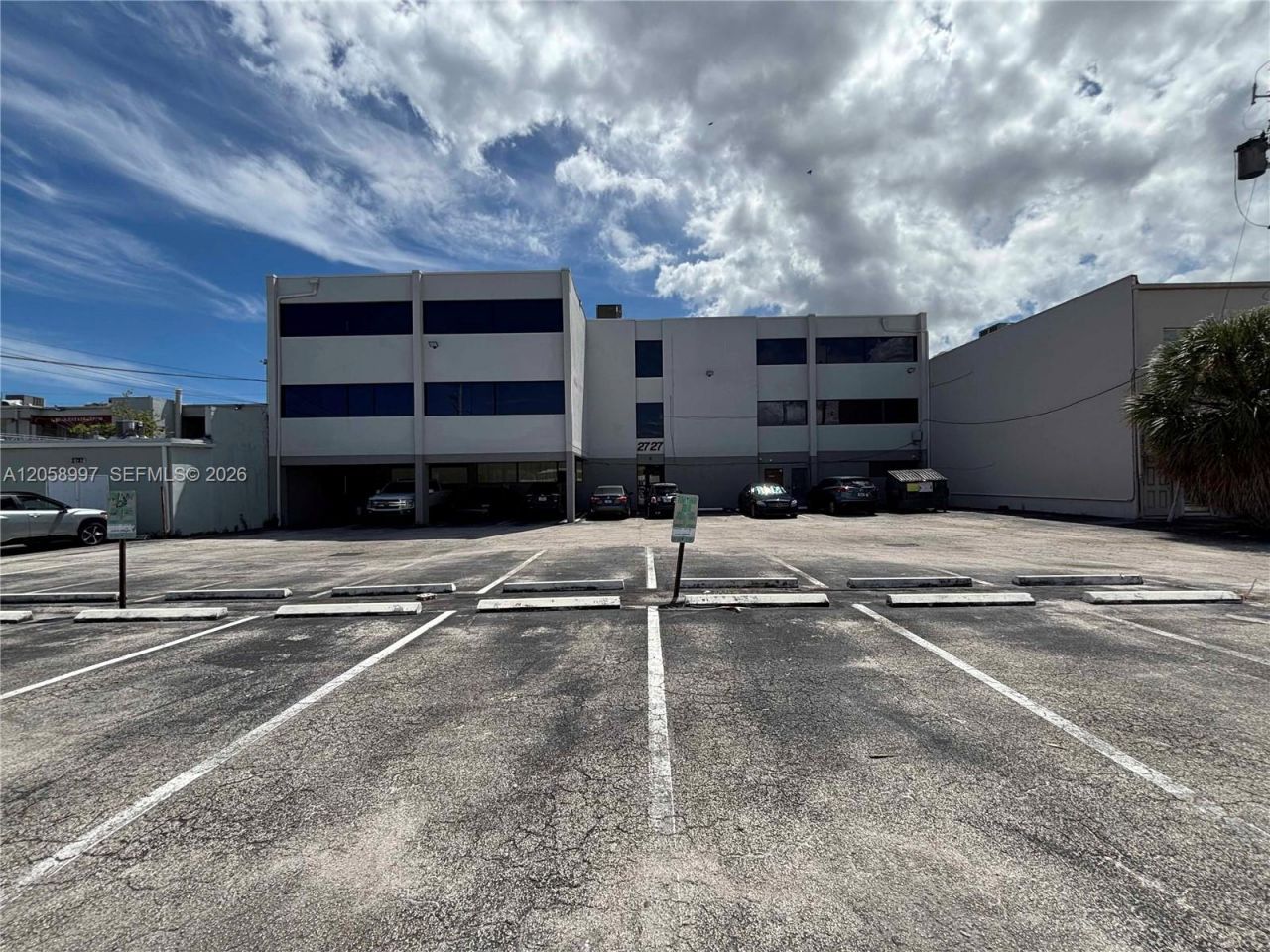 2729 E Oakland Park Blvd , Fort Lauderdale, FL 33306 Photo