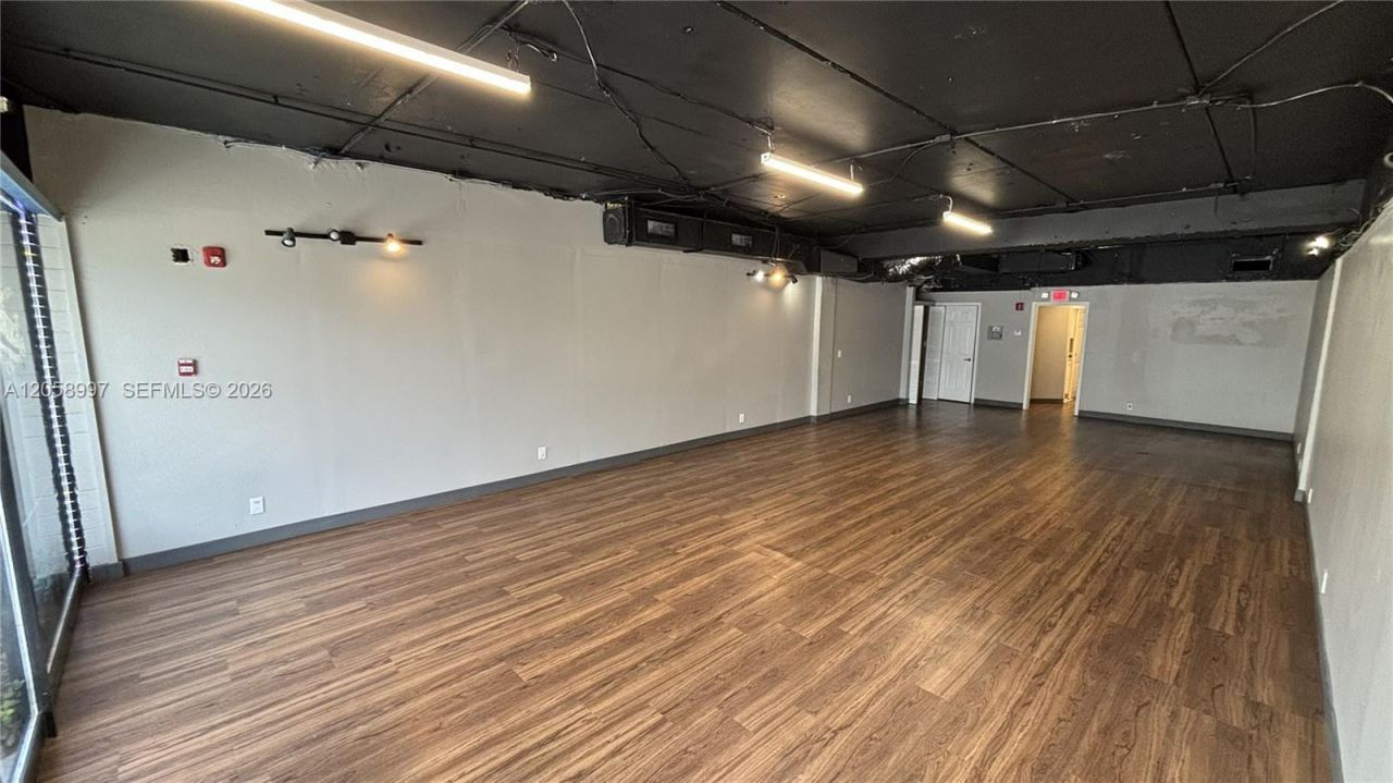 2729 E Oakland Park Blvd , Fort Lauderdale, FL 33306 Photo