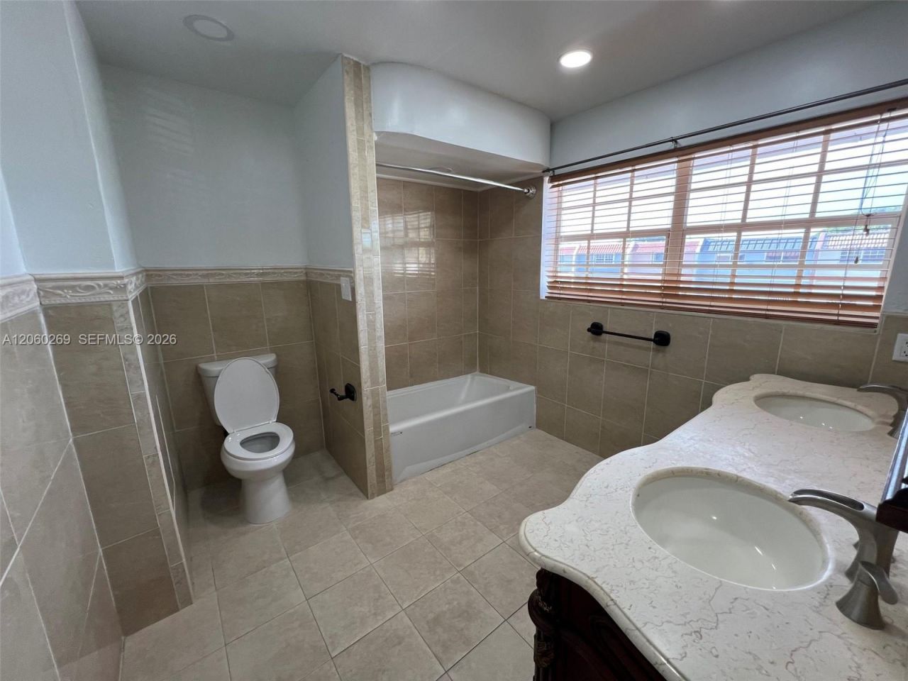 1820 W 72nd Pl, Hialeah, FL 33014 Photo