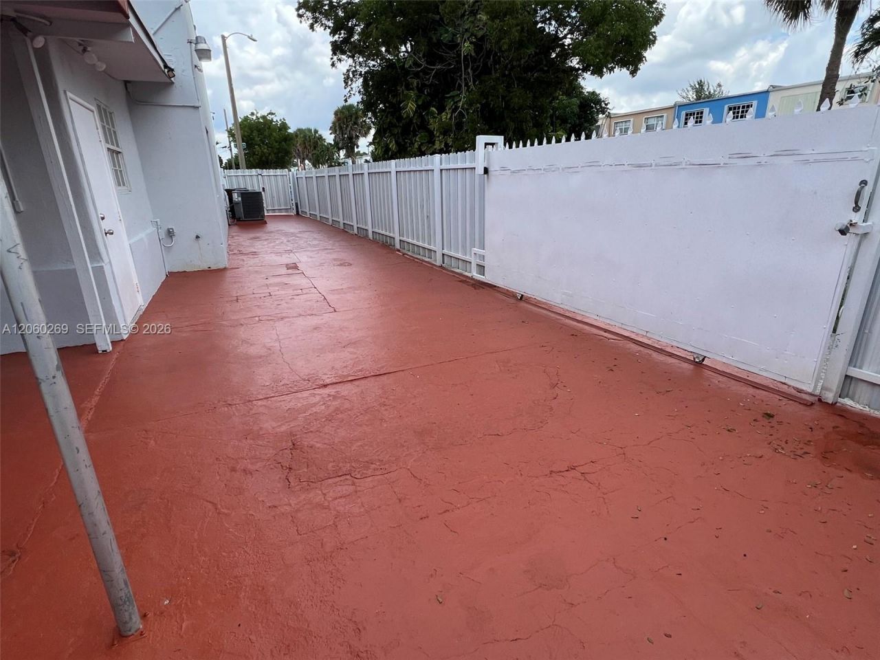 1820 W 72nd Pl, Hialeah, FL 33014 Photo