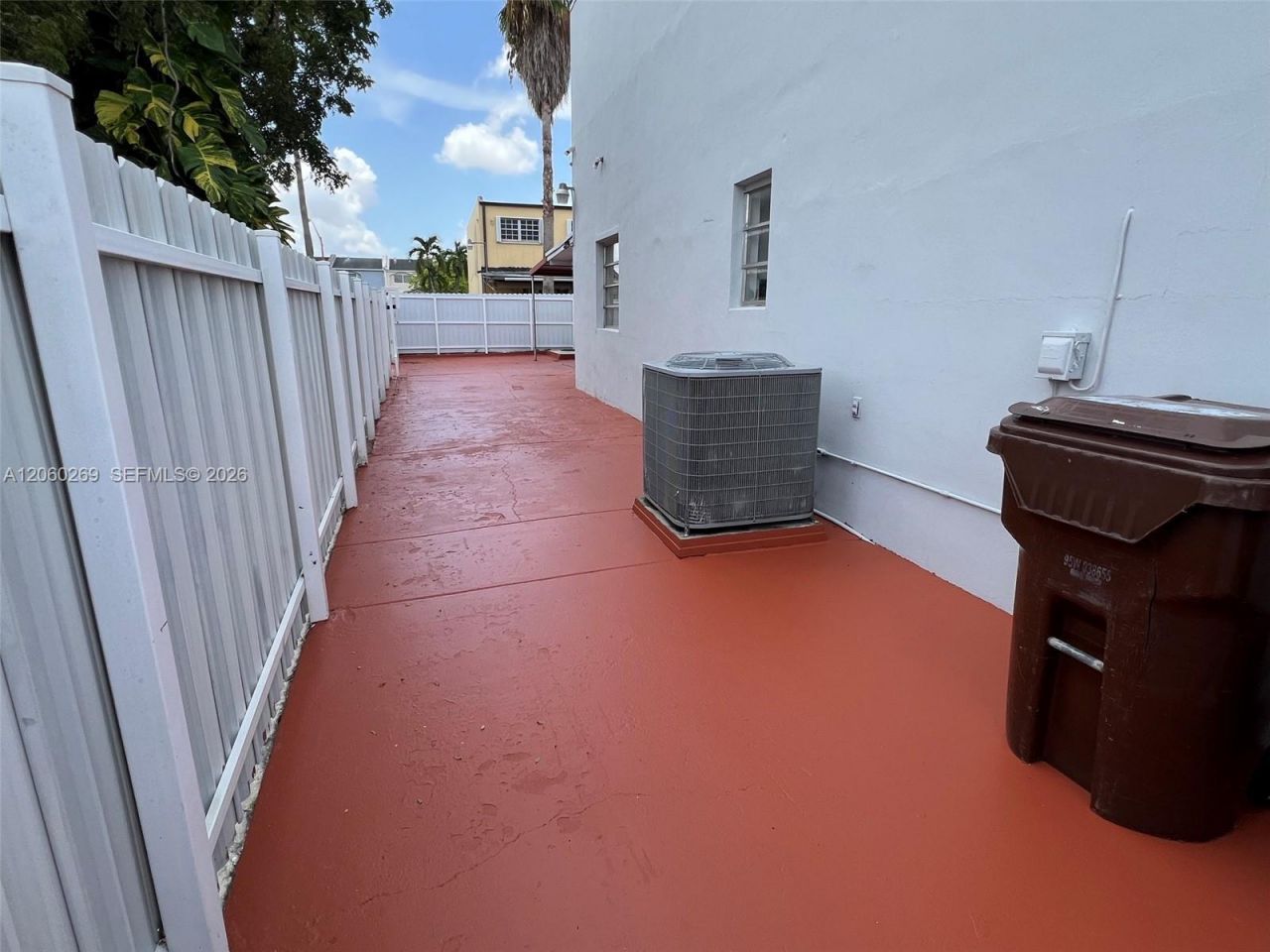 1820 W 72nd Pl, Hialeah, FL 33014 Photo