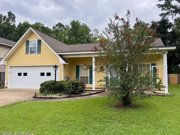 149 Honeysuckle, Columbus, MS 39705