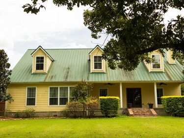 21866 Bond Rd, Denham Springs, LA 70726