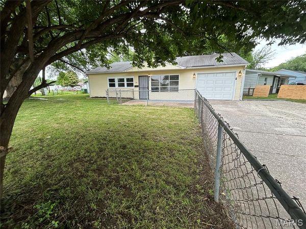 38 Marilyn Lane , Cahokia, IL 62206