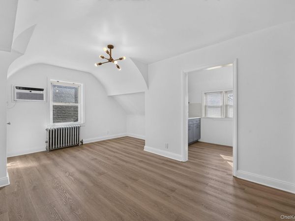 69 Bank Street , Unit 2FL, Valley Stream, NY 11580