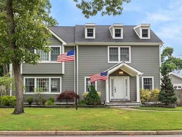 101 Frederick Avenue , Babylon, NY 11702