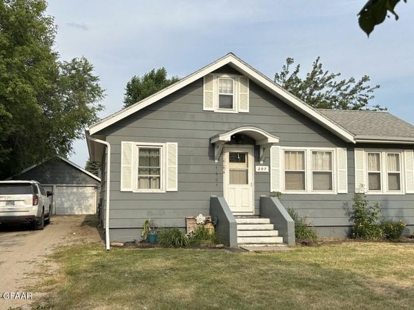 207 BERG ST N, Northwood, ND 58267