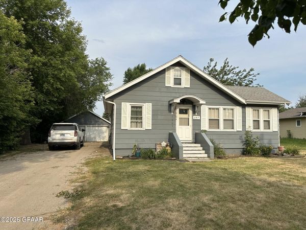 207 BERG ST N, Northwood, ND 58267