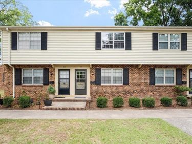 1102 Willow Drive, Unit 19, Chapel Hill, NC 27517