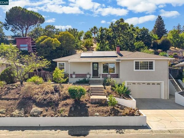 1277 Juanita Dr, Lafayette, CA 94595